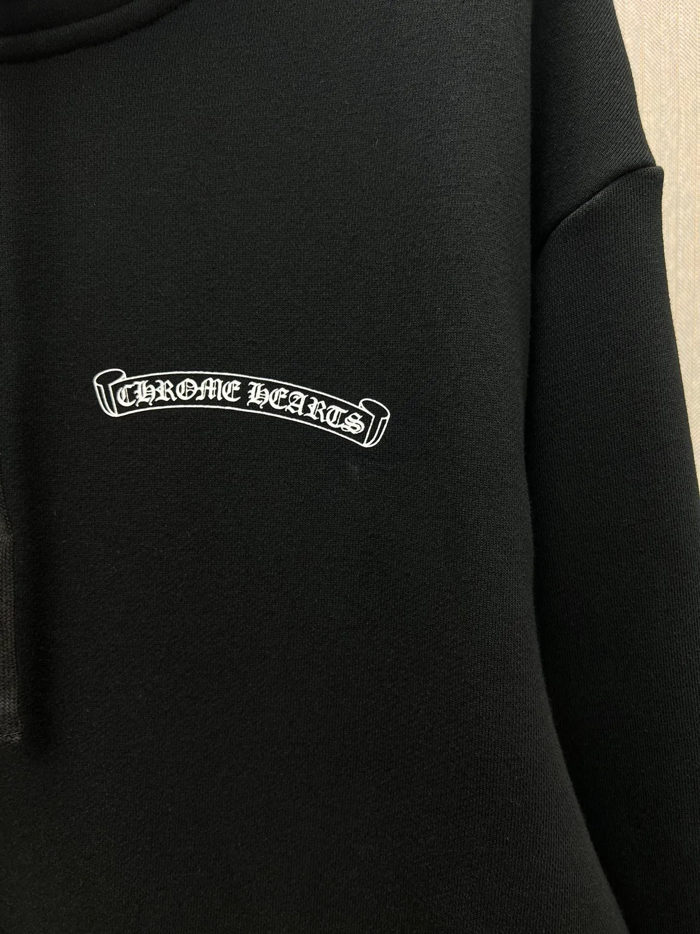 M36—P210 -Chrome Hearts/Chrome Hearts printed sweatshirt cardigan jacket -420 grams of high-density, high-quality wool, soft, delicate and skin-friendly, soft and silky to the touch, warm and skin-friendly -The hardware and zipper accessories are all customized and full of details -Colour: black -Size: S M L XL